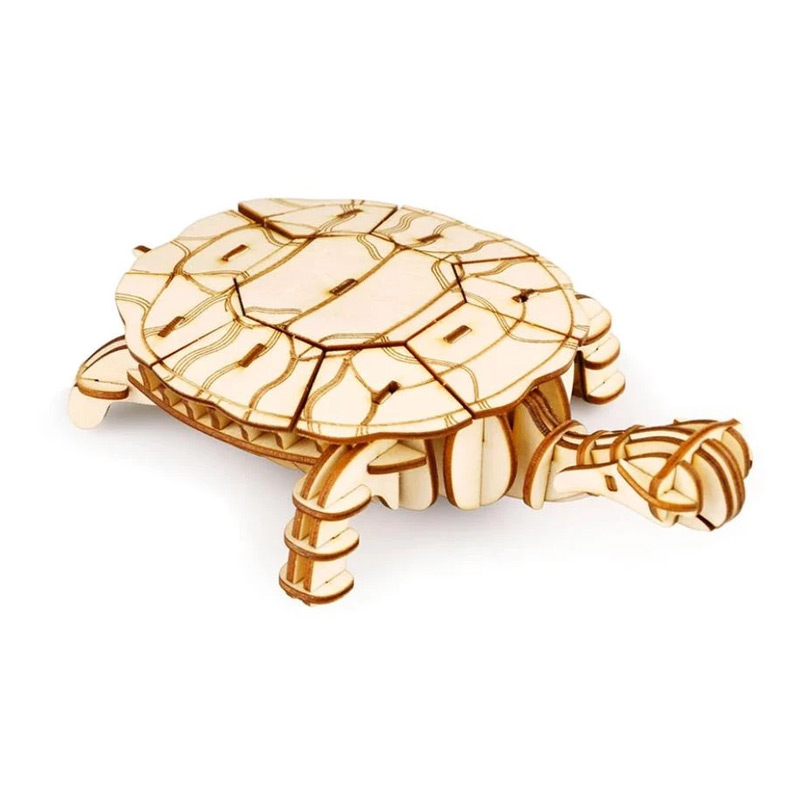 Los modelos animales de madera 3D de la tortuga, ensamblan manualmente los juguetes del rompecabezas